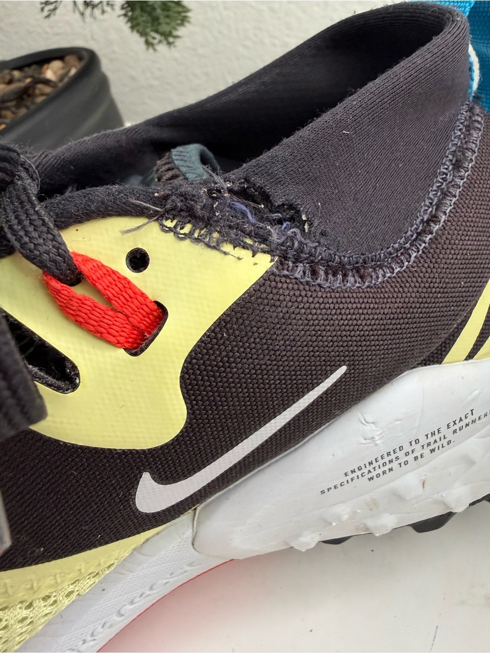 Nike Wildhorse 7 Women size 10 yellow and Black Trail Running Shoes with Blue - Picture 11 of 14